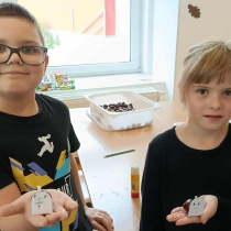 ebc2ac1f-f57d-462b-a36d-2da5c84248f2